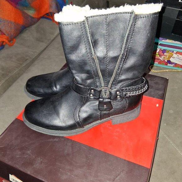 G By Guess GGSatria Women's Black Ankle Boots w/ Fur Trim NIB Sz 7.5 - Picture 5 of 11